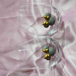 2 Hallmark Minnie Mouse wine glasses